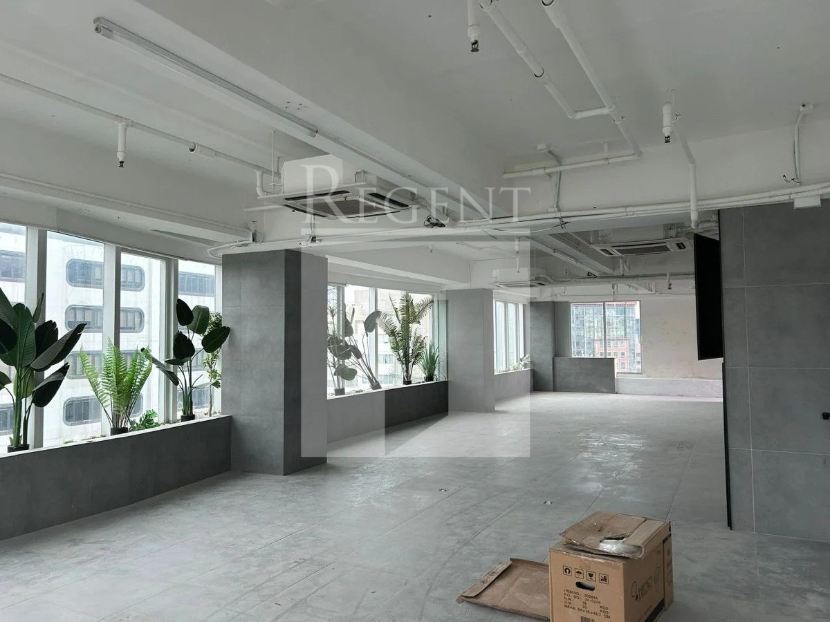 Dundas Square (登打士廣場)